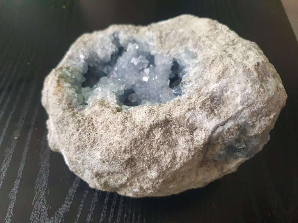 Celestien geode 2544gram super kristallen evt met houder, Verzamelen, Ophalen