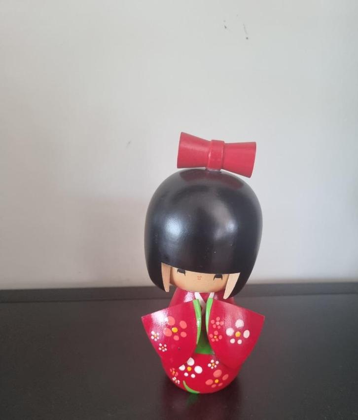 Leuke Kokeshi van vermoedelijk Tomio Ishida, Antiek en Kunst, Kunst | Niet-Westerse kunst, Verzenden