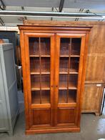 Vintage brocante vitrinekast / kast / schoolkast, Huis en Inrichting, Ophalen, Studio Larilo, Met deur(en), 100 tot 150 cm