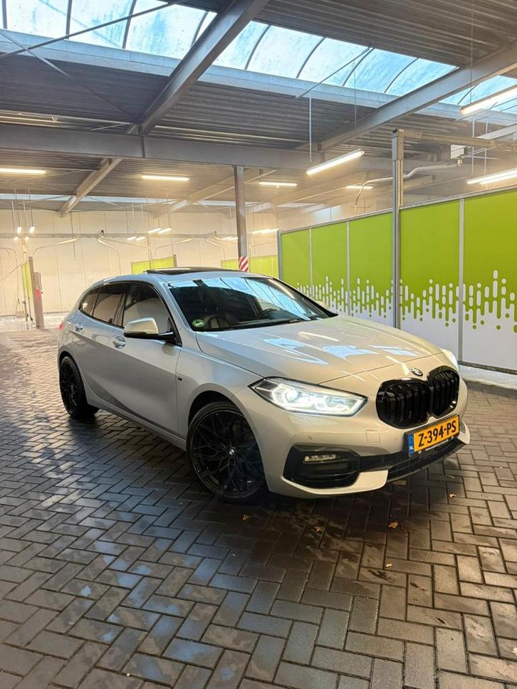 BMW 1-Serie 118d 150pk Aut 2020 Grijs, Auto's, BMW, Particulier, 1-Serie, Achteruitrijcamera, Adaptive Cruise Control, Airconditioning