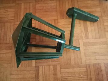 Degelijk metalen buiten wandlamp donkergroen, zonder glas beschikbaar voor biedingen
