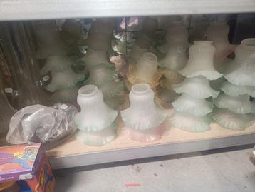 Glazen lampen kapje beschikbaar voor biedingen