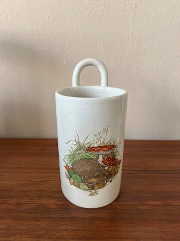 Prachtige vintage vaas wandvaas egel paddenstoelen herfst beschikbaar voor biedingen