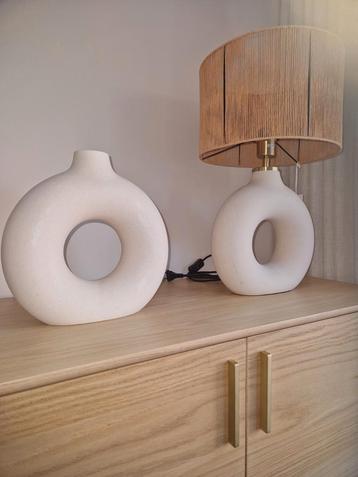 H&M DONUTLAMP LAMP INCL KAP EN VAAS  beschikbaar voor biedingen