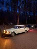 Oldtimer Volvo 144, Auto's, Wit, Handgeschakeld, Particulier, LPG