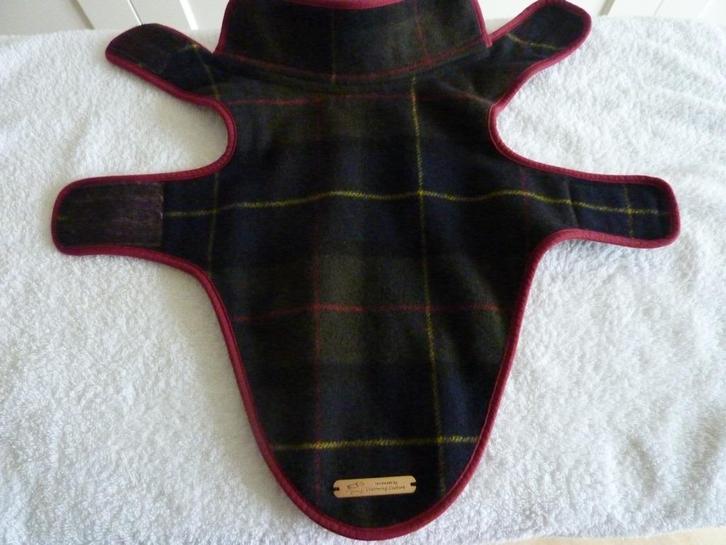 Tartan geruit tweed winterjasje ruglengte 33 cm, Dieren en Toebehoren, Hondenkleding, Zo goed als nieuw, Hondenjas, Verzenden