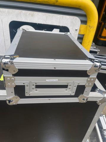 Nieuwe Flightcases Mixer of Cd Speler 33x43cm 8+7cm  case 9 beschikbaar voor biedingen