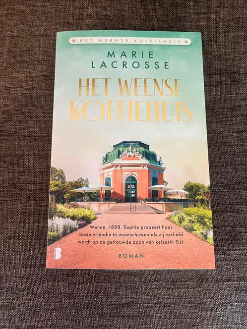 Het Weense Koffiehuis - Marie Lacrosse boek, Boeken, Romans, Gelezen, Nederland, Ophalen of Verzenden