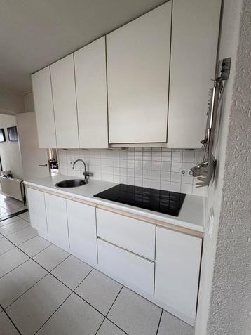 Siematic keuken, greeploos mat wit beschikbaar voor biedingen