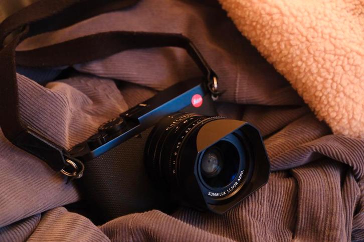 Leica Q2 + leica grip, Audio, Tv en Foto, Fotocamera's Digitaal, Zo goed als nieuw, Compact, Overige Merken, Geen optische zoom