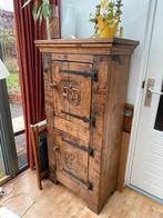 Antieke eikenhouten boeren proviandkast, Ophalen