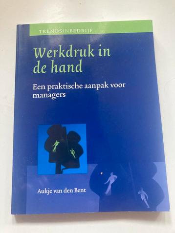 A. van den Bent - Werkdruk in de hand beschikbaar voor biedingen