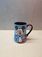 Mickey Mouse grote mok Disney tekst mornings are rough, Huis en Inrichting, Keuken | Servies, Nieuw, Ophalen of Verzenden, Overige stijlen