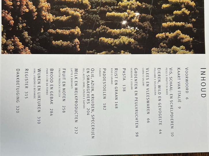 Eten in Italië - Antonio Carluccio, Boeken, Kookboeken, Zo goed als nieuw, Voorgerechten en Soepen, Hoofdgerechten, Taart, Gebak en Desserts