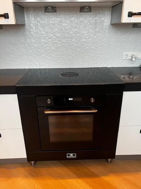 Elementi di Cucina IK9024 inductie fornuis met afzuiging, Witgoed en Apparatuur, Fornuizen, Gebruikt, Tussenbouw, Inductie, 4 kookzones