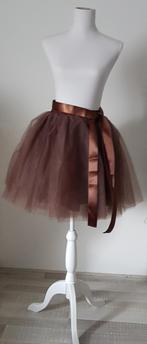 Nieuwe bruine petticoat / tule / tutu, 6 lagen + onderrok, Kleding | Dames, Rokken, Ophalen of Verzenden, Nieuw, Bruin, Knielengte