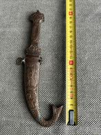 Oude Dolk met Gedetailleerde Versieringen, Ophalen of Verzenden