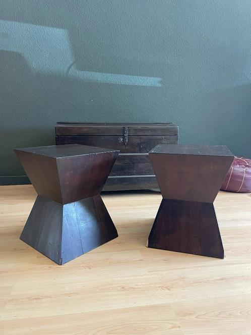 Set van 2 houten krukjes / bijzettafels, Huis en Inrichting, Tafels | Bijzettafels, Gebruikt, Vierkant, 45 tot 60 cm, Minder dan 55 cm
