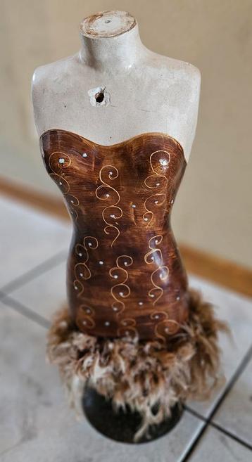 Torso decoratie handgeschilderd veren beschikbaar voor biedingen