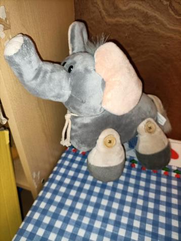 Olifant knuffel Toys Amsterdam 26 cm x 32 cm groot  beschikbaar voor biedingen