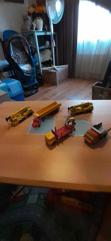 kleine, vrachtauto's en kleine auto's/tanks (paar tonka's), Kinderen en Baby's, Speelgoed | Speelgoedvoertuigen, Gebruikt, Ophalen