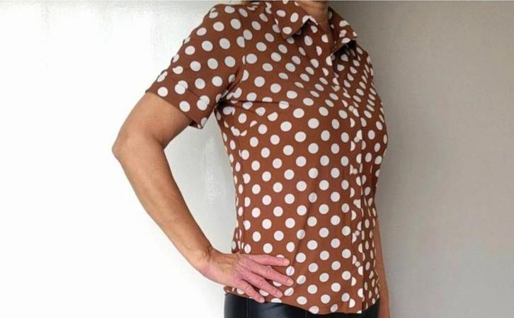 Studio Anneloes Polkadot blouse M Travelstof, Kleding | Dames, Tops, Zo goed als nieuw, Maat 38/40 (M), Beige, Korte mouw, Ophalen of Verzenden