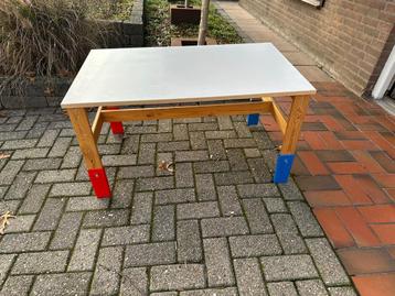 Ikea Speeltafeltje - Kindertafel beschikbaar voor biedingen