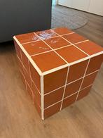 Betegelde kubus / bijzettafel, Huis en Inrichting, Tafels | Bijzettafels, Ophalen, Minder dan 45 cm, Minder dan 55 cm, Nieuw