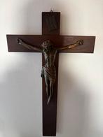 Oud houten kruis met jezus in brons, Antiek en Kunst, Ophalen of Verzenden
