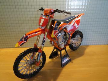 Ryan Dungey #1 KTM 450 SX-F Red Bull 2017 1:6 beschikbaar voor biedingen