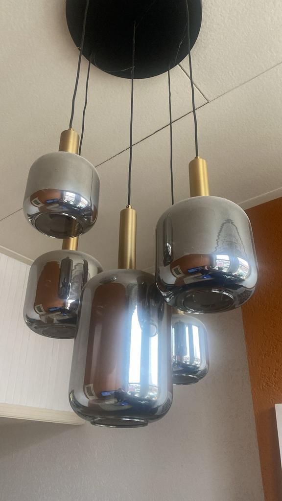 Zwarte hanglamp met goud en smoke glas - Zuzanna, Huis en Inrichting, Lampen | Hanglampen, Nieuw, 50 tot 75 cm, Glas, Ophalen