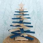 Houten decoratieve kerstboom. Blauw/wit. Hoogte 37 cm., Ophalen of Verzenden, Zo goed als nieuw