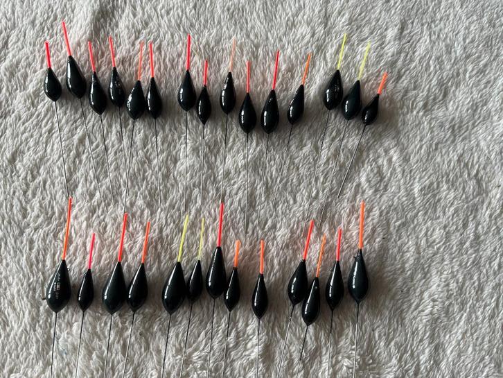 adv 332 /  NIEUW set 28 dobbers MILO, Watersport en Boten, Hengelsport | Witvissen, Nieuw, Dobber of Lood, Verzenden