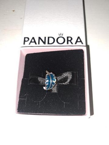 Originele pandora bedel blauwe veer beschikbaar voor biedingen