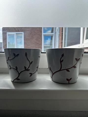 2x bloempotten van IKEA, oude collectie KAKAO beschikbaar voor biedingen