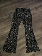 Colourful Rebel flared pants paarse bloem, maat L, Kleding | Dames, Broeken en Pantalons, Paars, Maat 42/44 (L), Nieuw, Ophalen of Verzenden