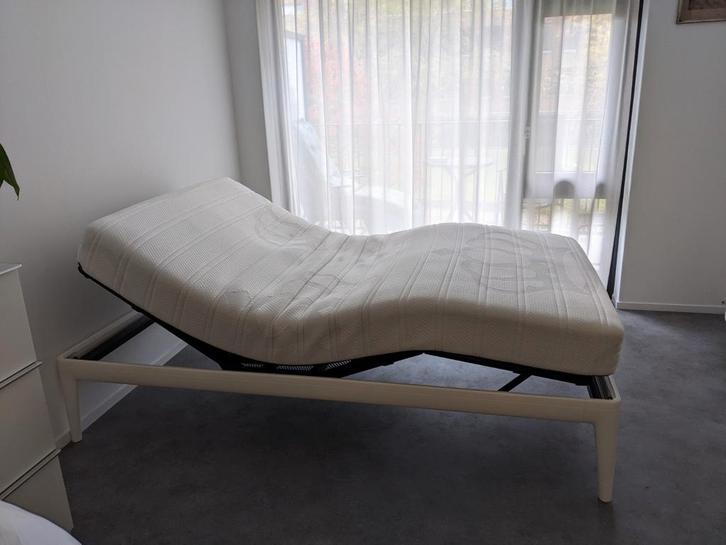 Auping Essential 120x200 elektrisch met beddengoed, Huis en Inrichting, Slaapkamer | Bedden, Zo goed als nieuw, Twijfelaar, 120 cm