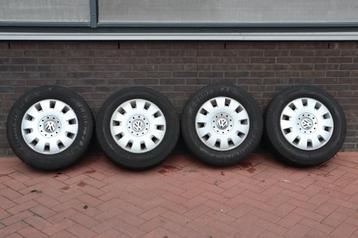 Volkswagen Transporter set Zomerbanden 16 inch 215 65 16 beschikbaar voor biedingen