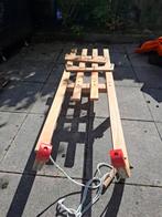 Houten slee met touw, Ophalen, Gebruikt, Hout