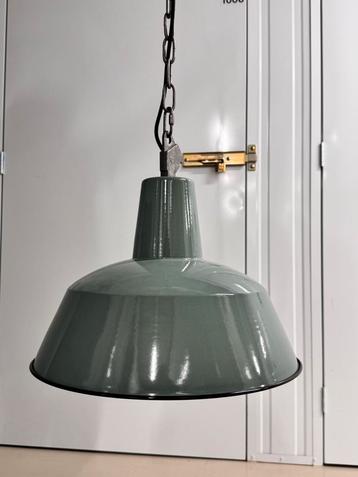 Industriële Hanglamp beschikbaar voor biedingen