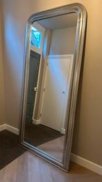 Grote zilverkleurige spiegel van Lifestyle, Huis en Inrichting, Woonaccessoires | Spiegels, Ophalen, 200 cm of meer, Zo goed als nieuw