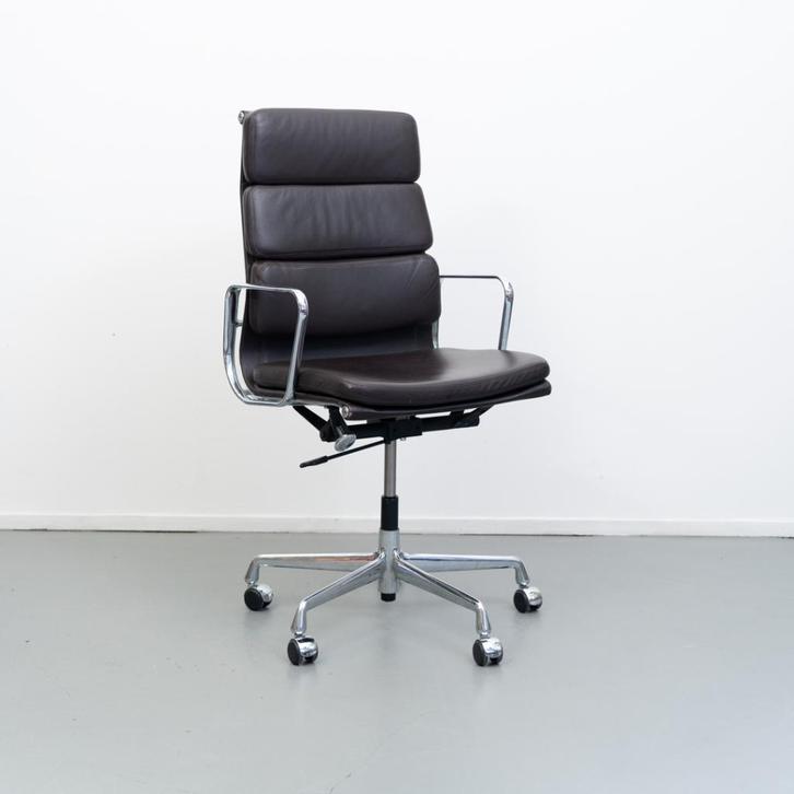 1x Vitra Eames EA 219 Bureaustoel Softpad Bruin - Chroom, Huis en Inrichting, Bureaustoelen, Zo goed als nieuw, Bureaustoel, Bruin