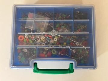 kralen koffer meeneemkoffer kleurrijke kralen alle soorten beschikbaar voor biedingen