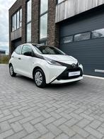 Toyota Aygo 1.0 5D 2017 Wit Apple Carplay, Voorwielaandrijving, 4 stoelen, Wit, Origineel Nederlands