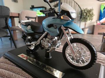BMW F650GS miniatuur model Maisto 1/18 beschikbaar voor biedingen