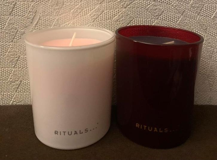 Rituals Sakura & Ayurveda geurkaarsen 140g, Huis en Inrichting, Woonaccessoires | Kandelaars en Kaarsen, Nieuw, Kaars, 25 tot 50 cm