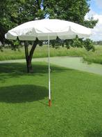 Mooie parasol met stevige standard en hoes, doorsnee 210 cm., Ophalen of Verzenden