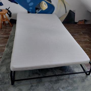 Slaapbank Ikea inclusief topdekmatras beschikbaar voor biedingen