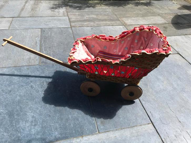 Antieke Poppenwagen met Rieten Mand, Antiek en Kunst, Antiek | Speelgoed, Ophalen of Verzenden
