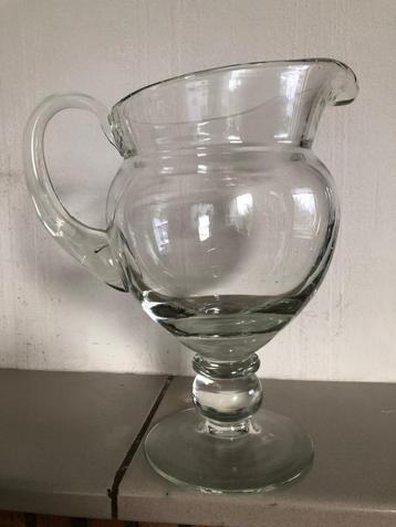 Geblazen glas Schenkkan beschikbaar voor biedingen
